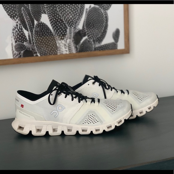 ⚡️Women’s Cloud X Training Shoe⚡️ - Picture 2 of 5